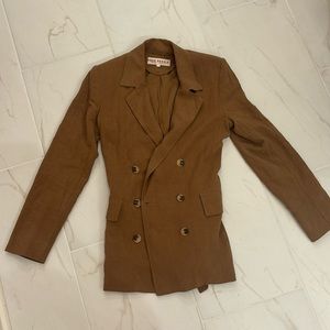 Adorable tie black blazer